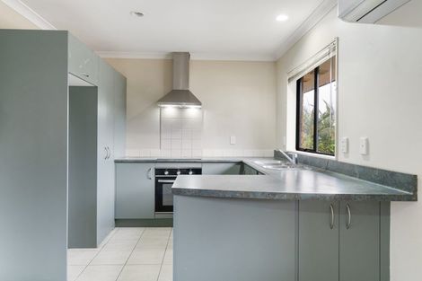 Photo of property in 52 Saralee Drive, Manurewa, Auckland, 2105