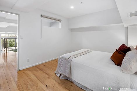 Photo of property in Stadium Garden Flats, 104/107 Thorndon Quay, Pipitea, Wellington, 6011