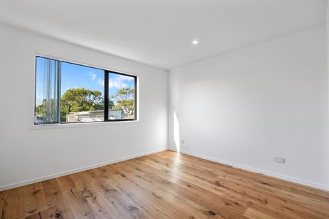 Photo of property in 5 Glendhu Road, Bayview, Auckland, 0629