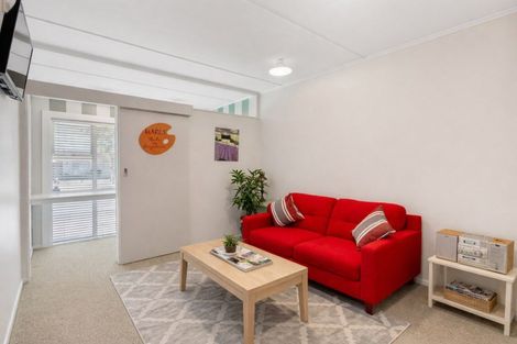 Photo of property in 5a Andrew Street, Waikanae, 5036