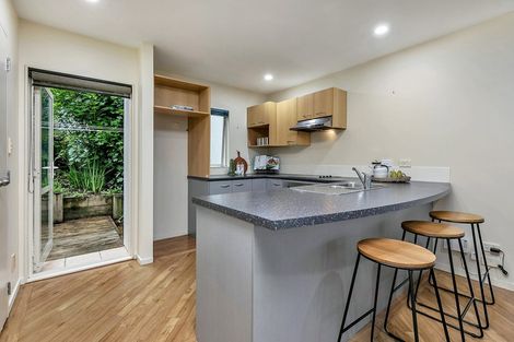 Photo of property in 3/48a Exmouth Road, Northcote, Auckland, 0627
