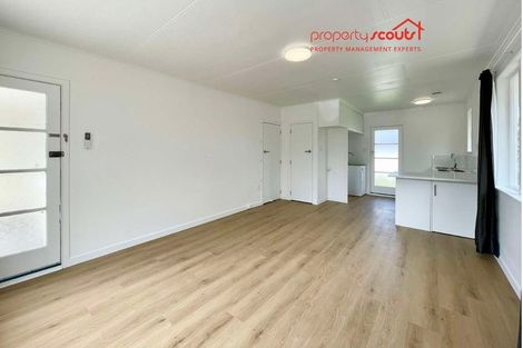 Photo of property in 4 Simons Street, Moturoa, New Plymouth, 4310