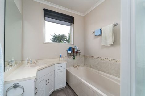 Photo of property in 10 Chamberlain Road, Masterton, 5810