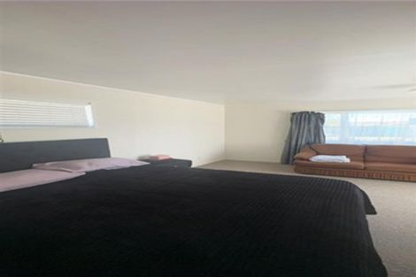 Photo of property in 1 Balmoral Street, Levin, 5510