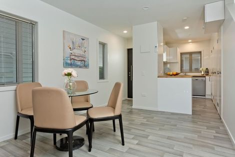 Photo of property in 5/4 John Jennings Drive, Oteha, Auckland, 0632