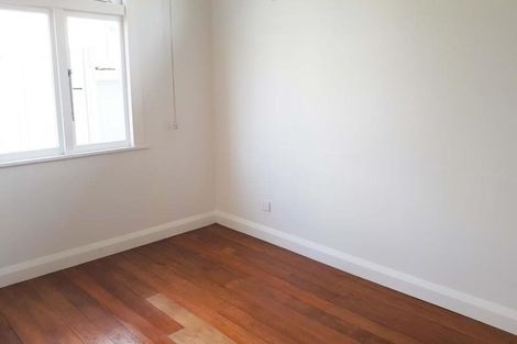 Photo of property in 22 Bulteel Street, New Plymouth, 4310