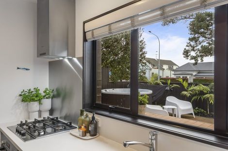 Photo of property in 1/92 Victoria Road, Devonport, Auckland, 0624