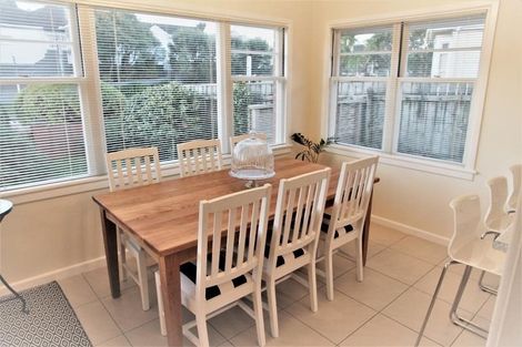 Photo of property in 9 Nicholson Road, Khandallah, Wellington, 6035