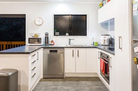 Photo of property in 59 Reynella Drive, Massey, Auckland, 0614