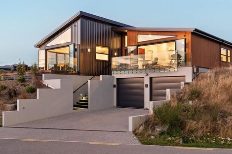 Photo of property in 9 Mcneil Crescent, Wanaka, 9305