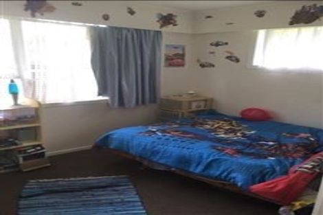 Photo of property in 1/2 Gregg Place, Sunnyvale, Auckland, 0612