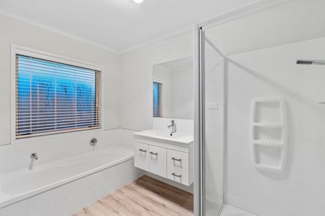 Photo of property in 21 Ponga Place, Papamoa Beach, Papamoa, 3118