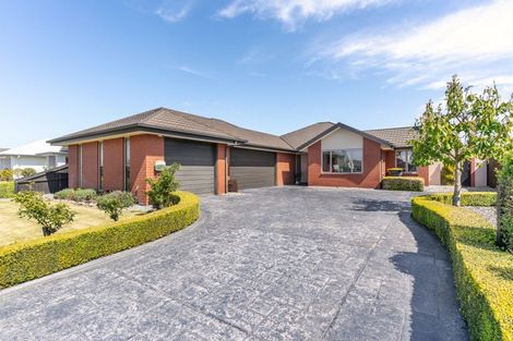 Photo of property in 8 Okuku Place, Hei Hei, Christchurch, 8042