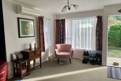 Photo of property in 50b Hartford Crescent, Totara Park, Upper Hutt, 5018