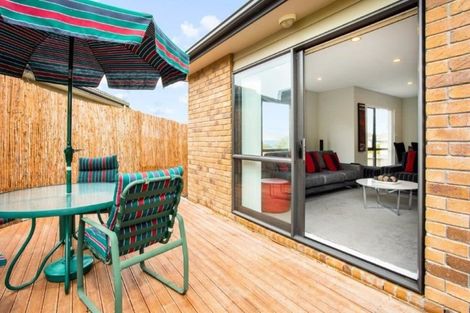 Photo of property in 21 Cityview Place, Massey, Auckland, 0614
