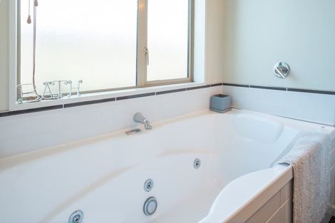 Photo of property in 15 Burbank Drive, Aidanfield, Christchurch, 8025