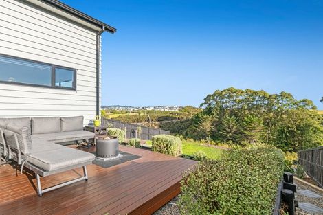 Photo of property in 34 Paparahi Place, Wainui, Silverdale, 0992