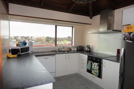 Photo of property in 34b Mark Edward Drive, Half Moon Bay, Auckland, 2012