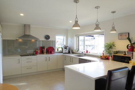 Photo of property in 37 Mary-ellen Place, Coromandel, 3506