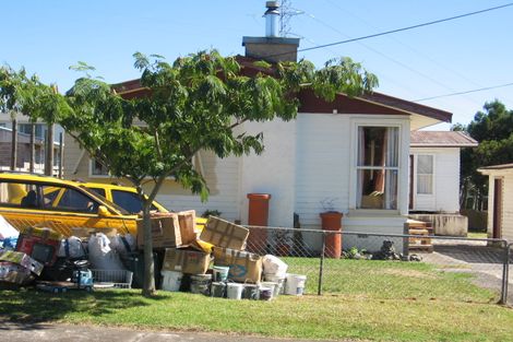 Photo of property in 77 Cobham Crescent, Kelston, Auckland, 0602