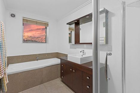 Photo of property in 19 Luxton Place, Mount Pleasant, Christchurch, 8081