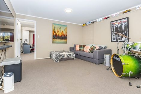 Photo of property in 27 Russleigh Drive, Dinsdale, Hamilton, 3204