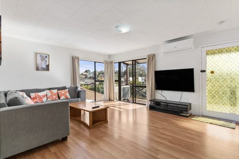 Photo of property in 54 Glennandrew Drive, Half Moon Bay, Auckland, 2012