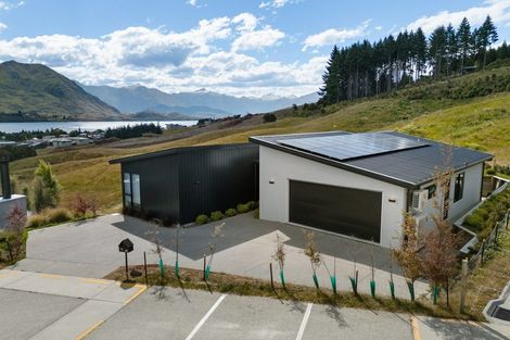 Photo of property in 13 Akitu Rise, Wanaka, 9305