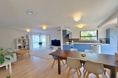 Photo of property in 1 Titchener Street, New Lynn, Auckland, 0600