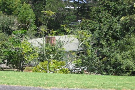 Photo of property in 4 Cronin Place, Beach Haven, Auckland, 0626