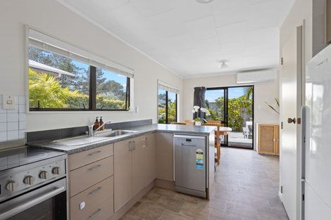 Photo of property in 5/254 Glenvar Road, Torbay, Auckland, 0630