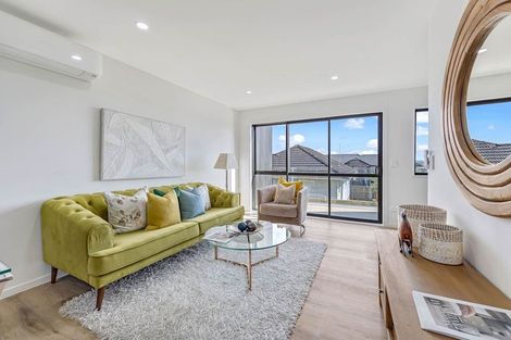 Photo of property in 6/27 Carole Crescent, Pakuranga, Auckland, 2010