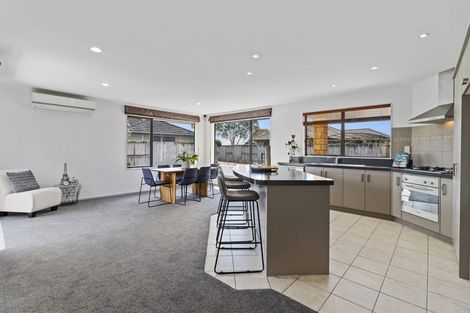 Photo of property in 8 Wakefield Place, Rototuna North, Hamilton, 3210