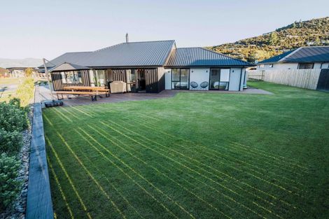 Photo of property in 5 Tahi Street, Albert Town, Wanaka, 9305