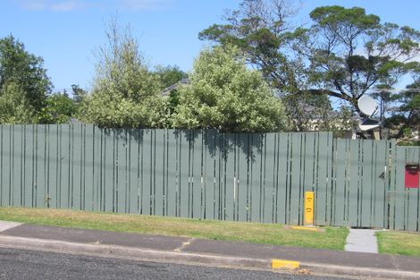 Photo of property in 2/220 Manuka Road, Bayview, Auckland, 0629