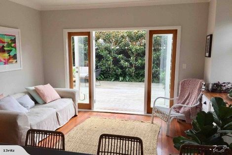 Photo of property in 9 Hanlon Crescent, Narrow Neck, Auckland, 0624