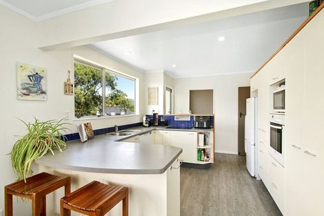 Photo of property in 64 Oriel Avenue, Tawa, Wellington, 5028