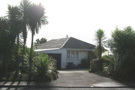 Photo of property in 41 Amberley Avenue, Te Atatu South, Auckland, 0610