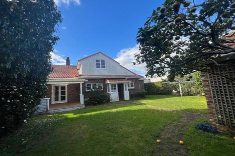 Photo of property in 7 Otahuri Crescent, Greenlane, Auckland, 1051