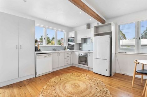 Photo of property in 1/83 Selwyn Crescent, Forrest Hill, Auckland, 0620