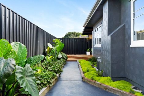 Photo of property in 15 Puketapu Road, Taradale, Napier, 4112