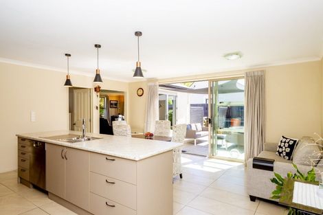 Photo of property in 11 Mcdonnell Road, Arrowtown, 9302