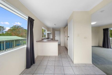 Photo of property in 6 Deacon Road, Riverhead, Kumeu, 0892