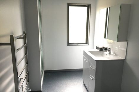 Photo of property in 34b Speargrass Grove, Timberlea, Upper Hutt, 5018