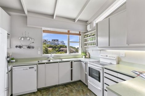 Photo of property in 5 Gurkha Crescent, Khandallah, Wellington, 6035