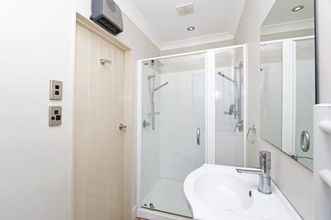 Photo of property in 340 South Road, Hawera, 4610