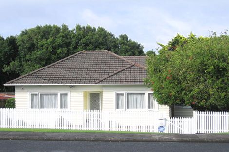 Photo of property in 21 James Laurie Street, Henderson, Auckland, 0612