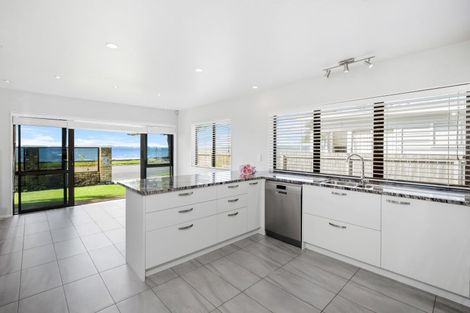 Photo of property in 1/2 The Esplanade, Eastern Beach, Auckland, 2012