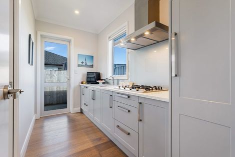 Photo of property in 15 Flavell Drive, Orewa, 0931