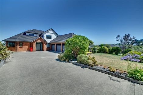 Photo of property in 5 Oceanview Terrace, Tirohanga, Lower Hutt, 5010
